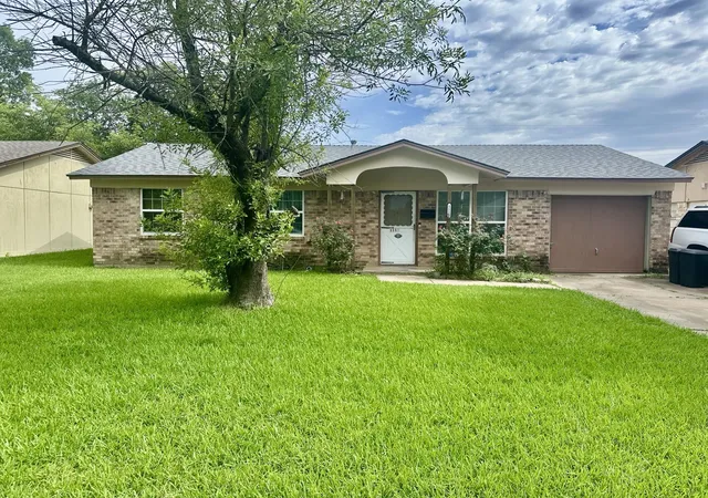 Photo 1 of Sale Pending at 1110 Barclay Dr, Mesquite, TX 75149 | MLS# 21311837 | Listing updated on 2026-08-26