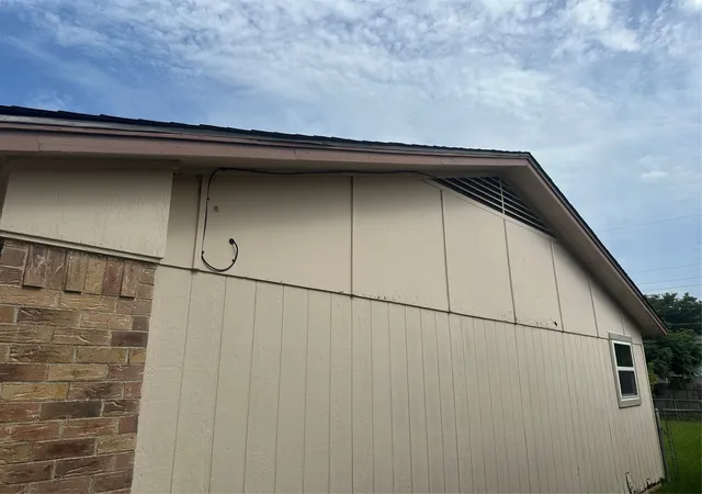 Photo 3 of Sale Pending at 1110 Barclay Dr, Mesquite, TX 75149 | MLS# 21311837 | Listing updated on 2026-08-26