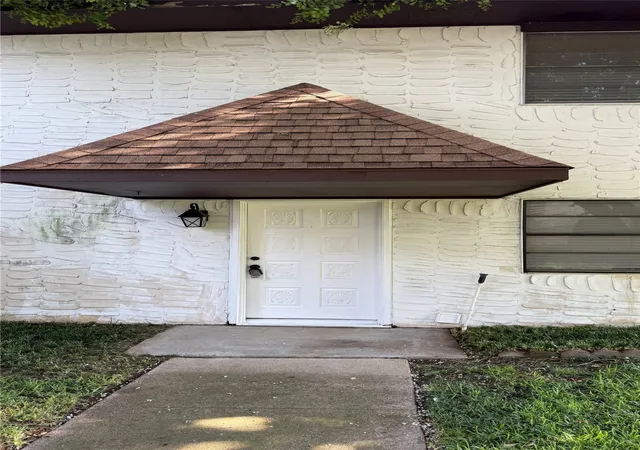 1st image of 1723 E Grauwyler Rd #122, Irving, TX 75061 | MLS# 21314567