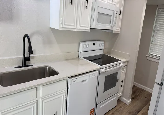 2nd image of 1723 E Grauwyler Rd #122, Irving, TX 75061 | MLS# 21314567