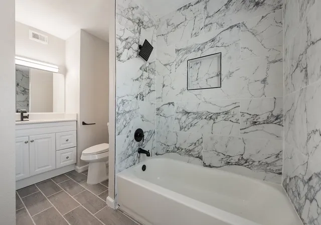 2nd image of 1723 E Grauwyler Rd, Irving, TX 75061