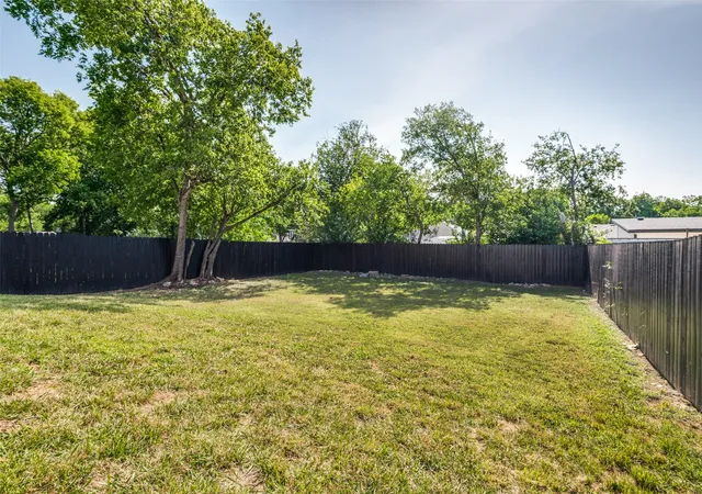 25th image of 512 Phinney Ave, Cockrell Hill, TX 75211 | MLS# 21314627