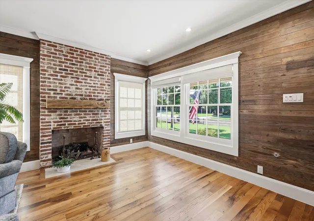 Photo 3 of Single family home for sale at 426 E Texas St, Grapevine, TX 76051 | MLS# 21314096 | Listing updated on 2026-10-03