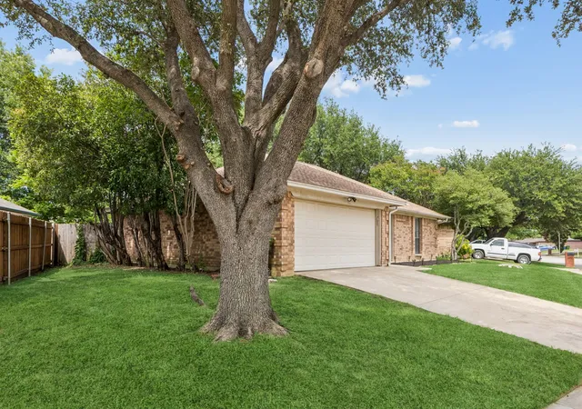 Photo 3 of Sale Pending at 6308 Hunters Glen Dr, Watauga, TX 76148 | MLS# 21314634 | Listing updated on 2026-09-28