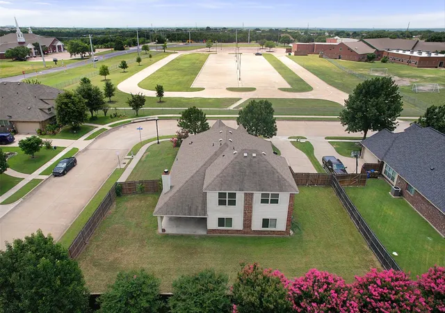 Homes for sale in Midlothian, TX | 6633 Meadow Glen Dr, Midlothian, TX 76065 | MLS# 21314549