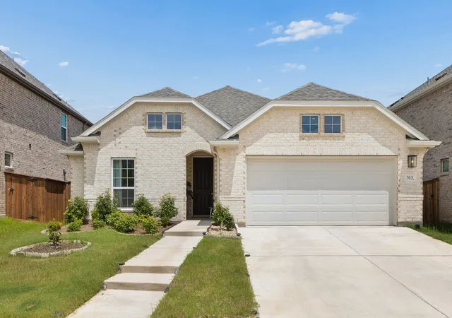 Photo 3 of Single family home for sale at 313 Corral Acres Wy, Fort Worth, TX 76120 | MLS# 21314651 | Listing updated on 2026-08-18