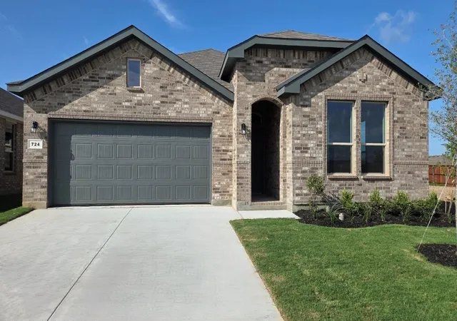 Photo 1 of Sale Pending at 724 Rubicon Rd, Justin, TX 76247 | MLS# 21312615 | Listing updated on 2026-07-17