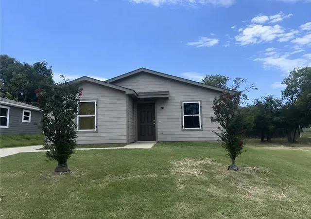 1st image of 1504 Avenue D, Fort Worth, TX 76104 | MLS# 21314699