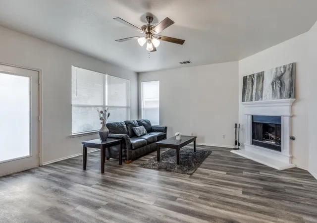 Photo 3 of Single family home for sale at 6701 Kinross Dr, Arlington, TX 76002 | MLS# 21294459 | Listing updated on 2026-07-04