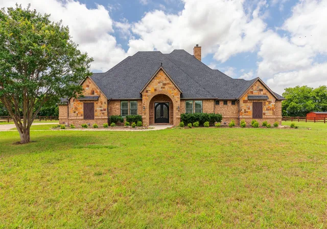 Photo 3 of Single family home for sale at 3400 N Preston Lakes Dr, Celina, TX 75009 | MLS# 21308931 | Listing updated on 2026-08-10