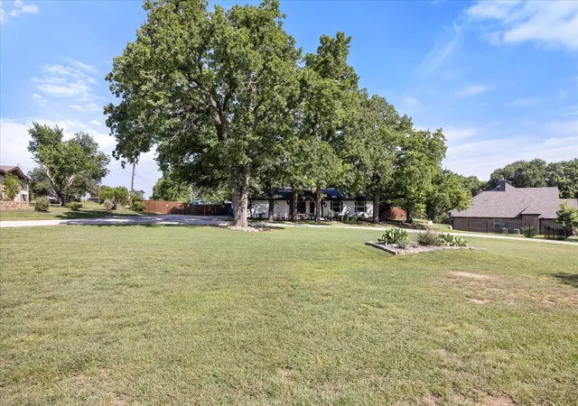 2nd image of 1003 Newell, Hudson Oaks, TX 76087 | MLS# 21313612