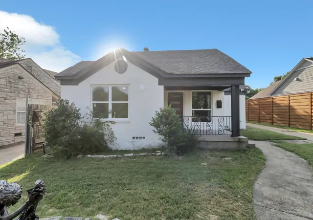 Photo 3 of Sale Pending at 1310 Elmwood Blvd, Dallas, TX 75224 | MLS# 21314766 | Listing updated on 2026-07-13