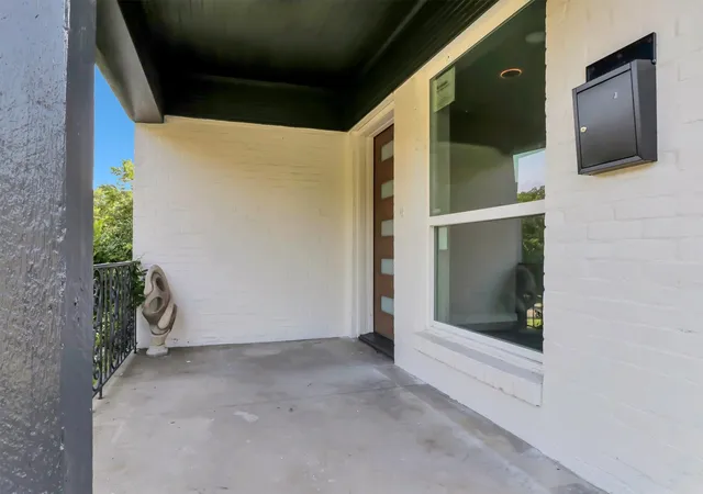 Photo 3 of Sale Pending at 1310 Elmwood Blvd, Dallas, TX 75224 | MLS# 21314766 | Listing updated on 2026-07-13