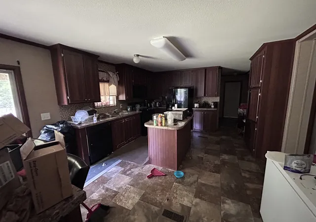 Photo 3 of Manufactured home for sale at 341 Canvas Back Dr, Princeton, LA 71067 | MLS# 21314770 | Listing updated on 2026-08-22
