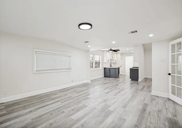 Photo 4 of Single family home for sale at 708 Glen Rock Pl, Arlington, TX 76014 | MLS# 21314791 | Listing updated on 2026-08-22