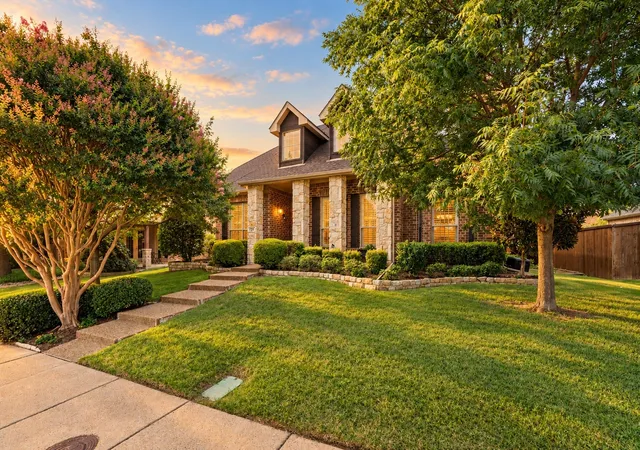 Photo 1 of Single family home for sale at 1750 Lake Forest Dr, Rockwall, TX 75087 | MLS# 21314765 | Listing updated on 2026-10-05