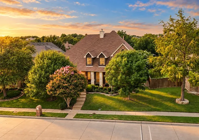 Photo 2 of Single family home for sale at 1750 Lake Forest Dr, Rockwall, TX 75087 | MLS# 21314765 | Listing updated on 2026-10-05