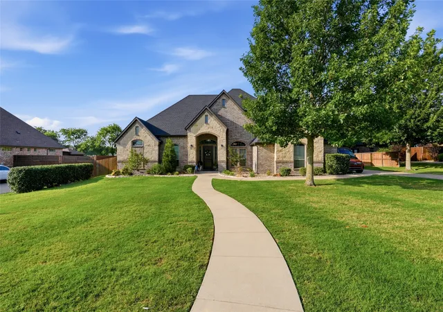 Photo 2 of Sale Pending at 8240 St Johns Dr, Waxahachie, TX 75167 | MLS# 21314867 | Listing updated on 2026-07-24