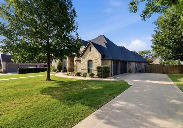 Photo 3 of Sale Pending at 8240 St Johns Dr, Waxahachie, TX 75167 | MLS# 21314867 | Listing updated on 2026-07-24
