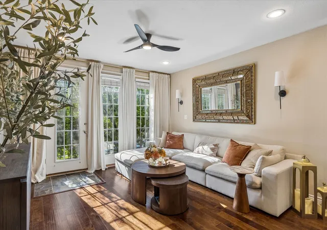 1st image of 950 Henderson St #1220, Fort Worth, TX 76102 | MLS# 21313521