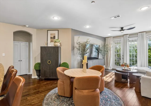 2nd image of 950 Henderson St #1220, Fort Worth, TX 76102 | MLS# 21313521
