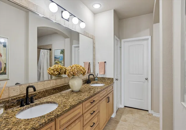 5th image of 950 Henderson St #1220, Fort Worth, TX 76102 | MLS# 21313521