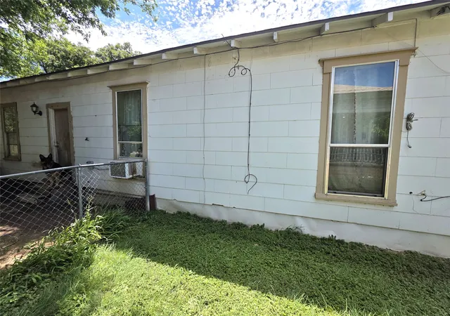 Homes for sale in Brownwood, TX | 1608 Durham Ave, Brownwood, TX 76801 | MLS# 21314905