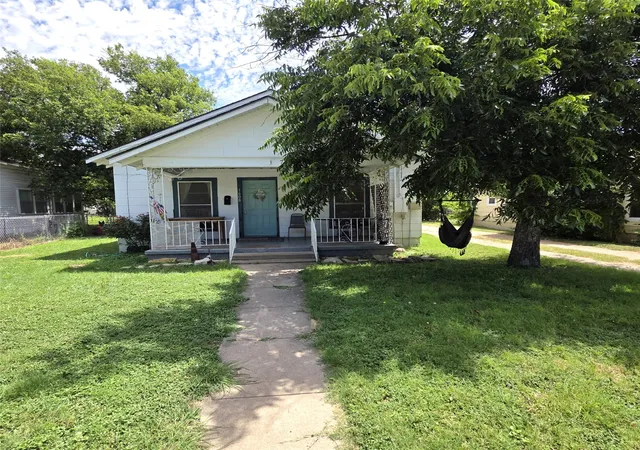 Homes for sale in Brownwood, TX | 1608 Durham Ave, Brownwood, TX 76801 | MLS# 21314905