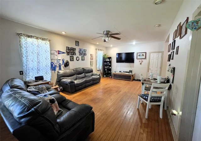 Homes for sale in Brownwood, TX | 1608 Durham Ave, Brownwood, TX 76801 | MLS# 21314905