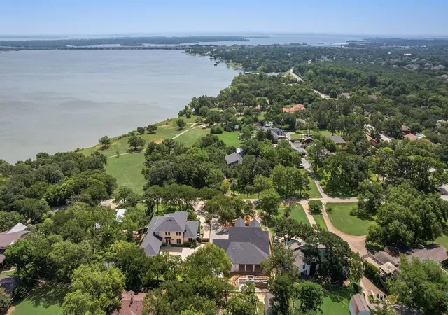 Homes for sale in Highland Village, TX | 7 Horseshoe Dr, Highland Village, TX 75077 | MLS# 21314960