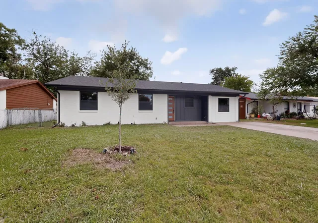 Photo 3 of Sale Pending at 4819 Navajo Trl, Balch Springs, TX 75180 | MLS# 21314985 | Listing updated on 2026-09-02