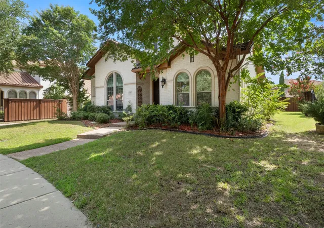 Photo 2 of Single family home for sale at 6811 San Fernando, Irving, TX 75039 | MLS# 21300749 | Listing updated on 2026-07-20