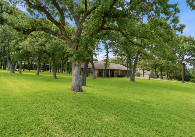 Homes for sale in Weatherford, TX | 305 Bent Oak Rd, Weatherford, TX 76086 | MLS# 21302804