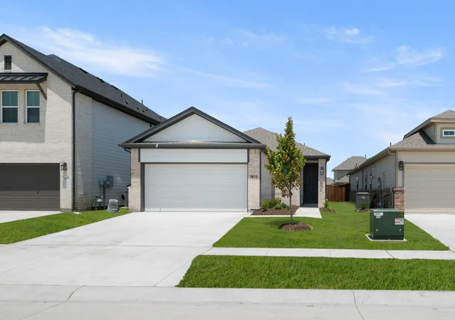 Photo 1 of Single family home for sale at 7412 Summer Sunset Dr, Krum, TX 76249 | MLS# 21314993 | Listing updated on 2026-07-27