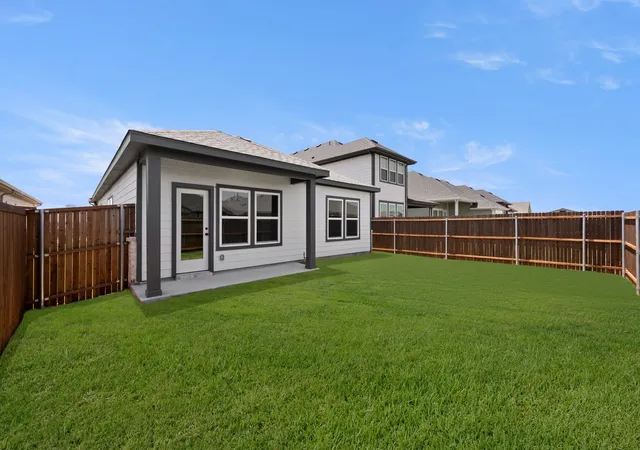 Photo 3 of Single family home for sale at 7412 Summer Sunset Dr, Krum, TX 76249 | MLS# 21314993 | Listing updated on 2026-07-27