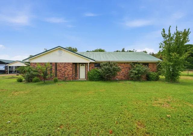 Photo 1 of Single family home for sale at 4574 N State Hwy 121, Bonham, TX 75418 | MLS# 21313853 | Listing updated on 2026-09-06