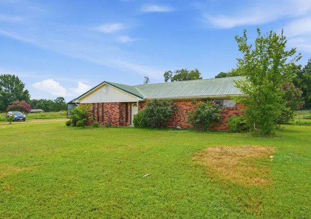 Photo 3 of Single family home for sale at 4574 N State Hwy 121, Bonham, TX 75418 | MLS# 21313853 | Listing updated on 2026-09-06