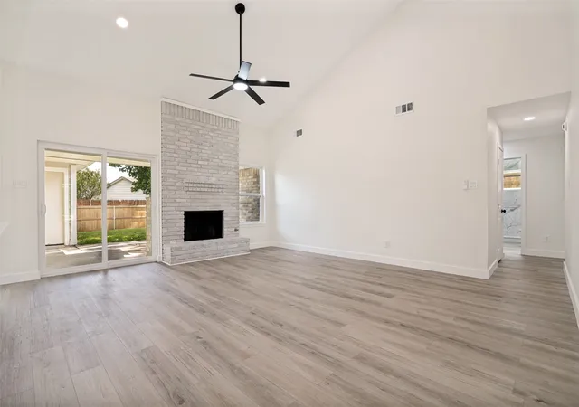 Photo 3 of Single family home for sale at 113 Country View Ln, Garland, TX 75043 | MLS# 21315012 | Listing updated on 2026-08-24