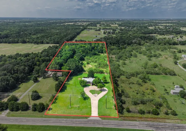Photo 3 of Manufactured home for sale at 686 Fm 1903, Greenville, TX 75402 | MLS# 21315026 | Listing updated on 2026-09-01