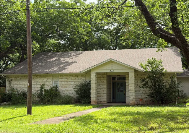 Homes for sale in Bells, TX | 315 S Broadway St, Bells, TX 75414 | MLS# 21314981