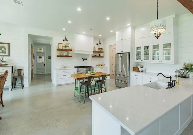 Photo 3 of House for sale at 2094 Jim Harry Loop, Sunset, TX 76270 | MLS# 21314605 | Listing updated on 2026-08-22