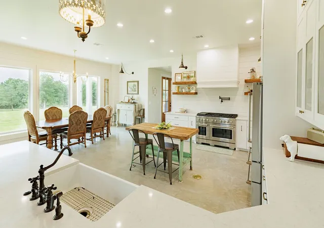 Photo 4 of House for sale at 2094 Jim Harry Loop, Sunset, TX 76270 | MLS# 21314605 | Listing updated on 2026-08-22