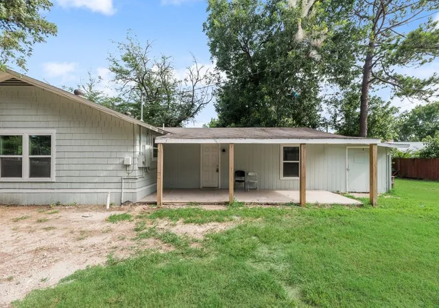 Photo 3 of Sale Pending at 635 Vz County Road 3829, Wills Point, TX 75169 | MLS# 21312815 | Listing updated on 2026-08-22