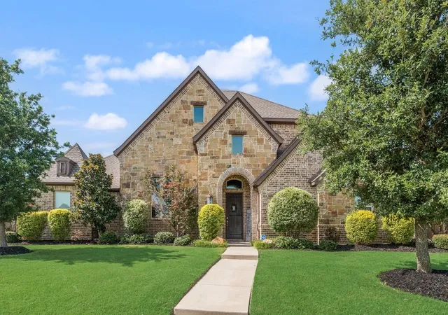 3rd image of 812 Rose Ct, Keller, TX 76248 | MLS# 21314792