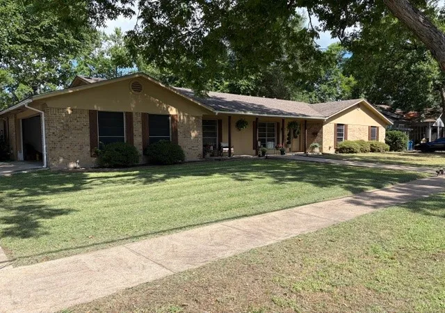 Homes for sale in Mexia, TX | 401 S Ross Ave, Mexia, TX 76667 | MLS# 21314648