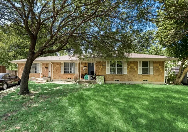 Photo 1 of Single family home for sale at 902 Spring Valley Plz, Richardson, TX 75080 | MLS# 21315108 | Listing updated on 2026-08-22
