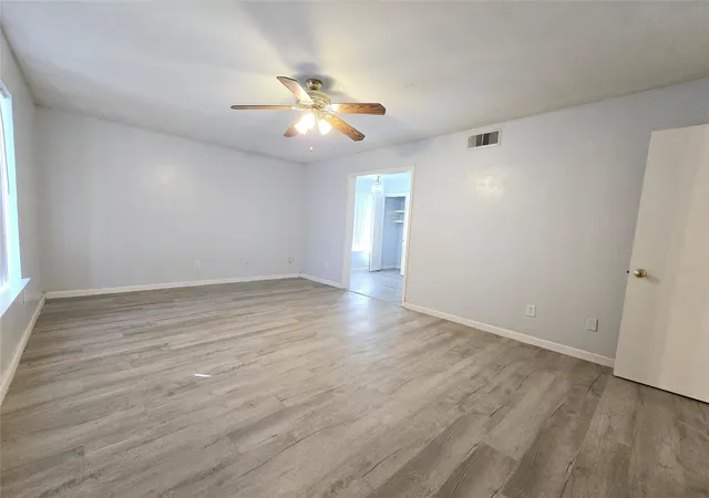Photo 3 of Single family home for sale at 902 Spring Valley Plz, Richardson, TX 75080 | MLS# 21315108 | Listing updated on 2026-08-22