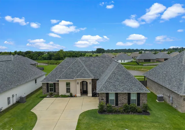 Photo 2 of Single family home for sale at 441 N Lost River Dr, Benton, LA 71006 | MLS# 21314978 | Listing updated on 2026-07-26