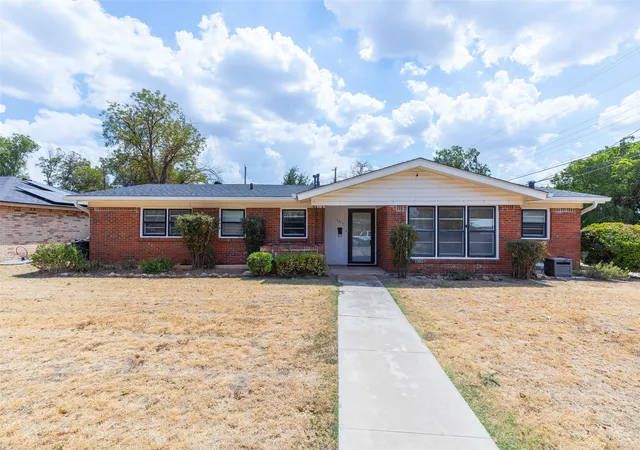 Photo 3 of Single family home for sale at 3213 S 22nd St, Abilene, TX 79605 | MLS# 21315106 | Listing updated on 2026-08-29