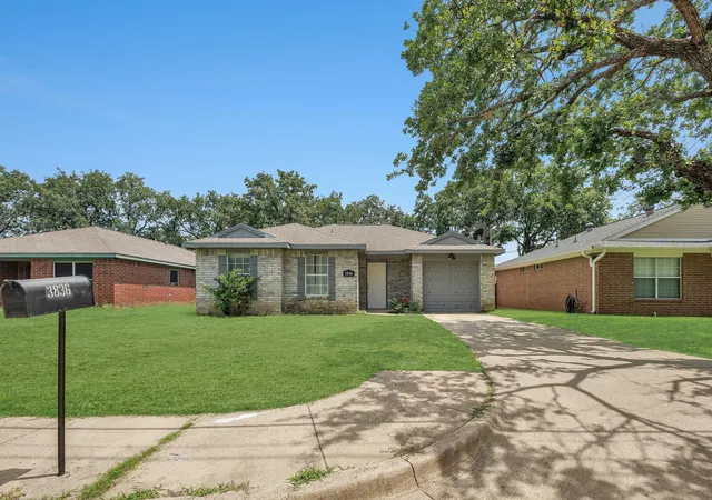 Photo 2 of Single family home for sale at 3836 Carver Pl, Irving, TX 75061 | MLS# 21304215 | Listing updated on 2026-07-25